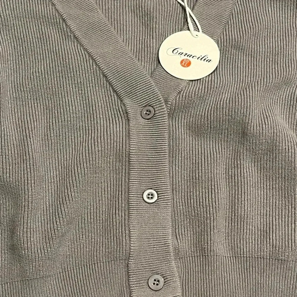 COPY - Caracilia 2 piece Cropped Sweater and Skirt Set NWT
Size XL - Grey - Picture 3 of 9